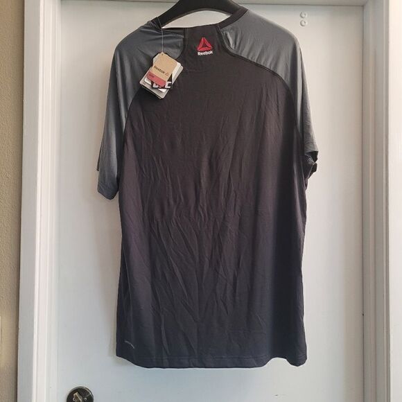Reebok UFC moisture wicking top - Picture 4 of 8